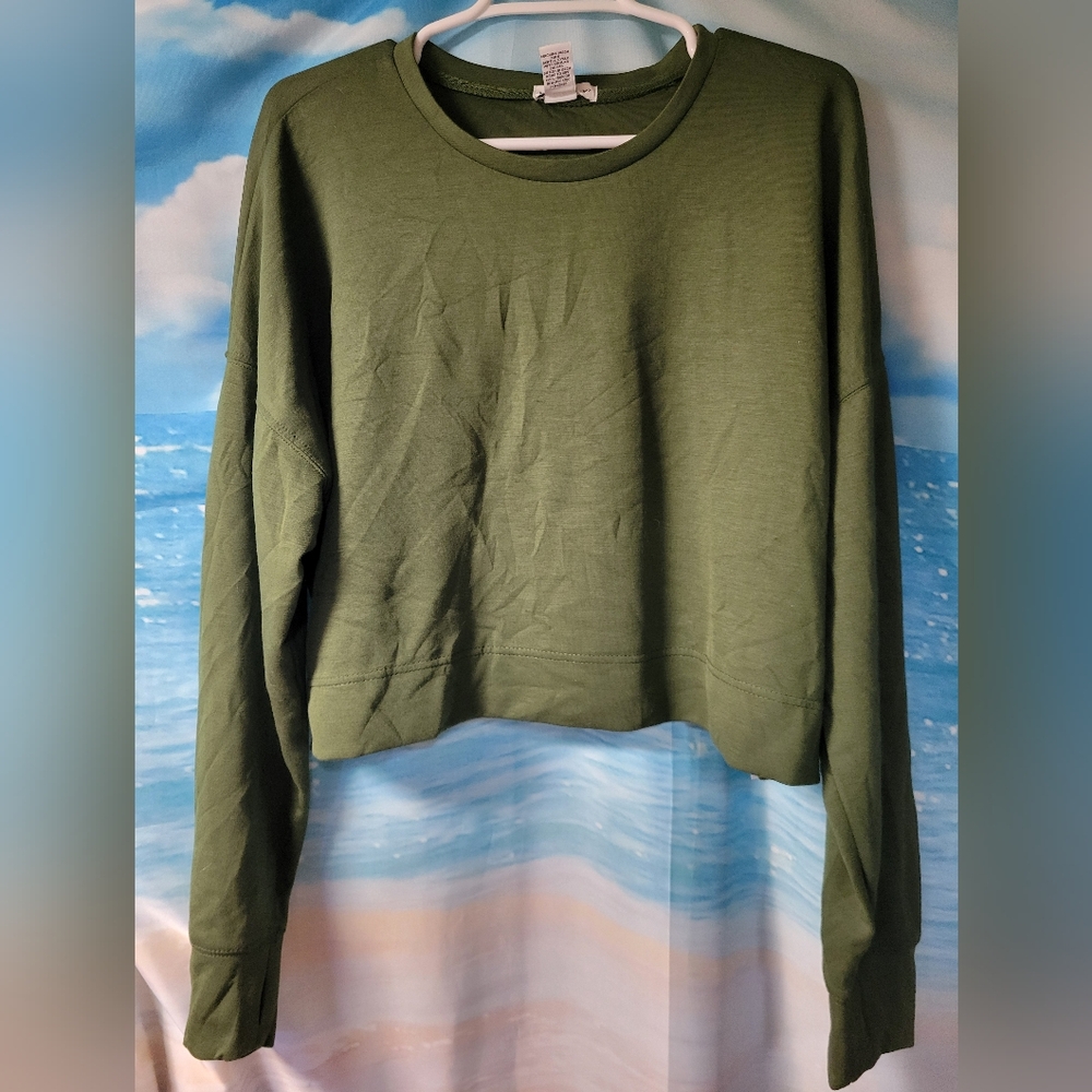 Better Together NWT Army Green crop‎ Sweatshirt Women's Size Large